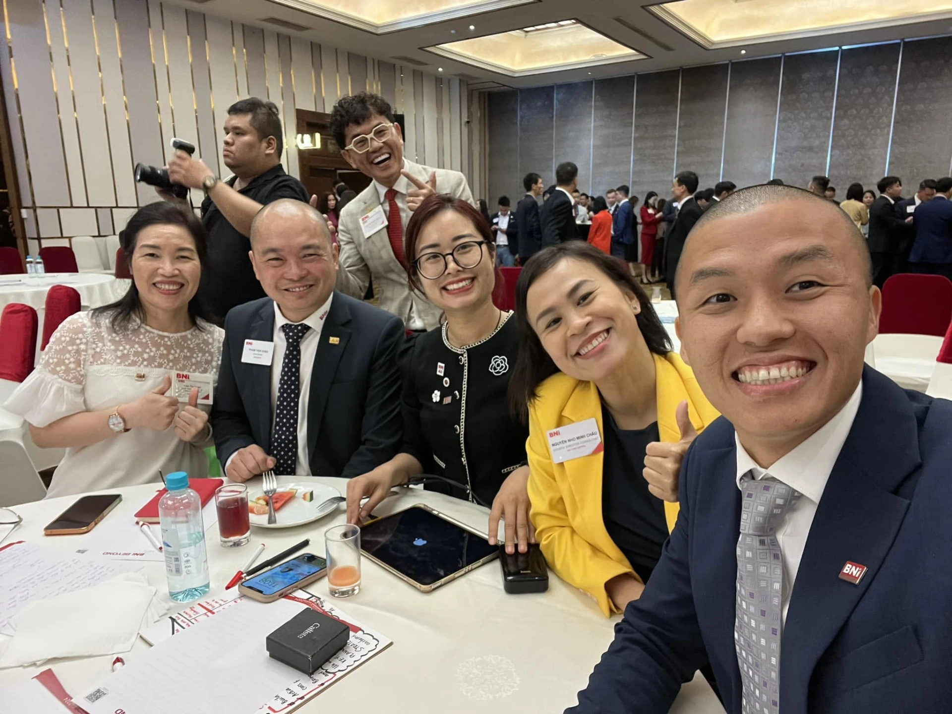 HLV Quân DC cùng các thành viên cộng đồng BNI